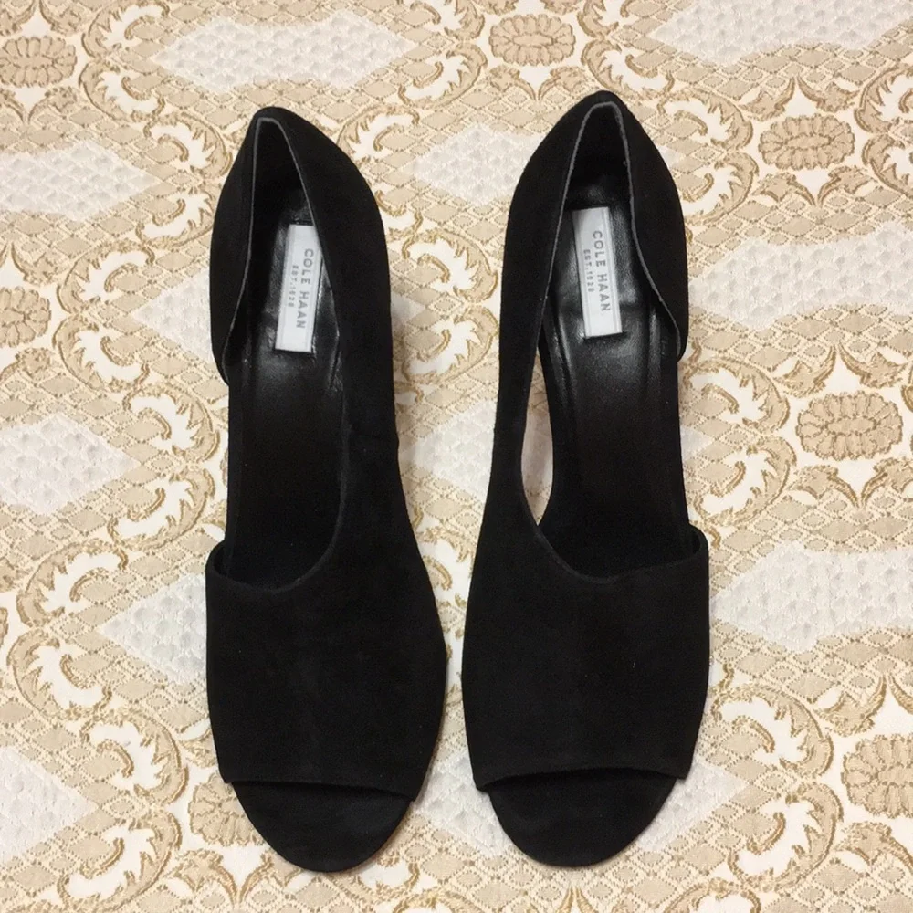 Cole Haan Viveca Black Suede Pump with Cut Out Size 8B with Box - Picture 4 of 9